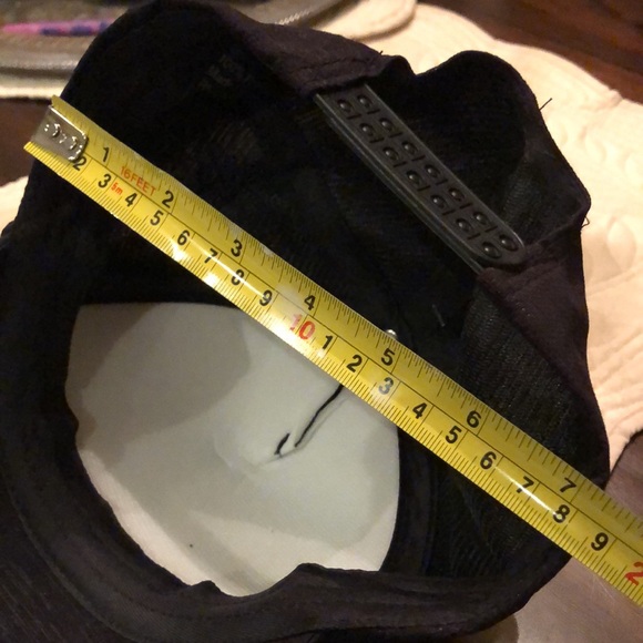 🧢Sparkle Faceted Black Acrylic Stones front, pain back, snap close extender. - Picture 7 of 9